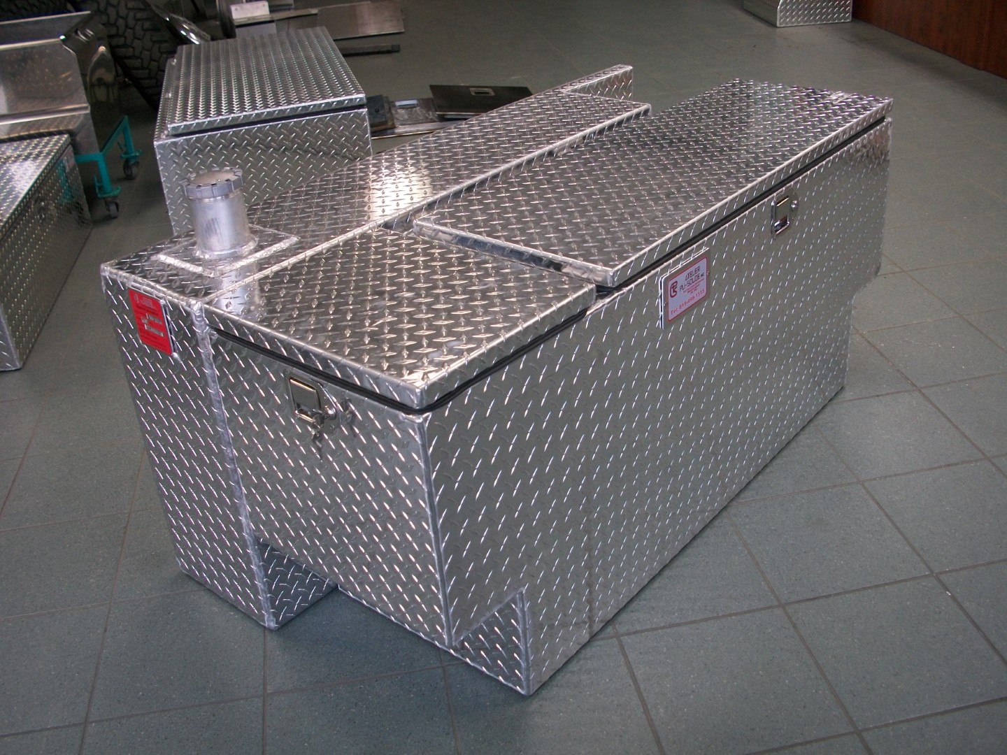 Coffre de remorque en aluminium - Équipement caravaning